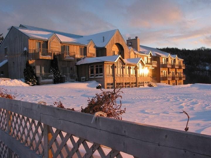 Battures Hotel Fjord Saguenay
