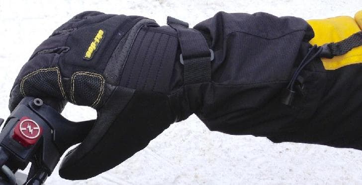 Essai des gants Backcountry de Ski-Doo
