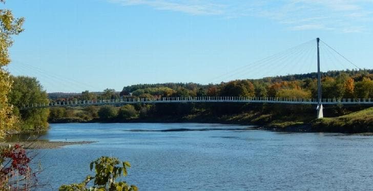 Un pont pour traverser la Chaudière à Sainte-Marie de Beauce
