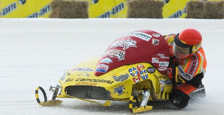 Vendredi et samedi soirs en fête au Grand Prix Ski-Doo de Valcourt