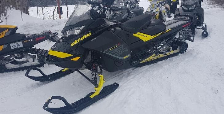Premier contact avec la motoneige Ski-Doo Renegade X Backcountry 850 2018