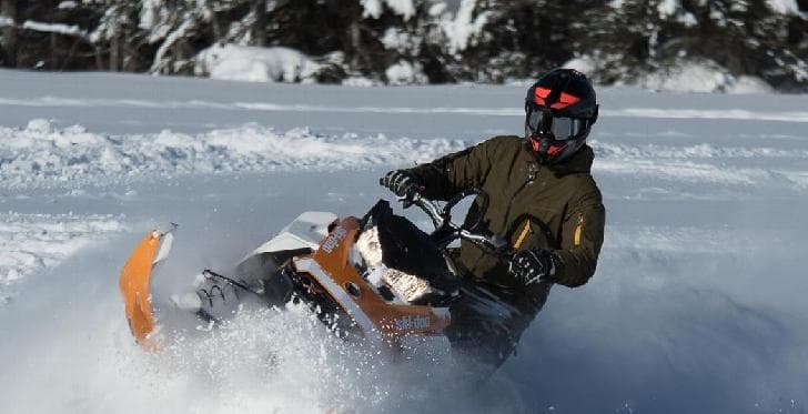 TOBE Privus Mono Suit : Le « jumpsuit » pour la motoneige hors-piste