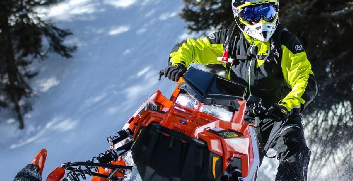 Les motoneiges hors sentier prennent d’assaut le marché des véhicules de loisir d’hiver
