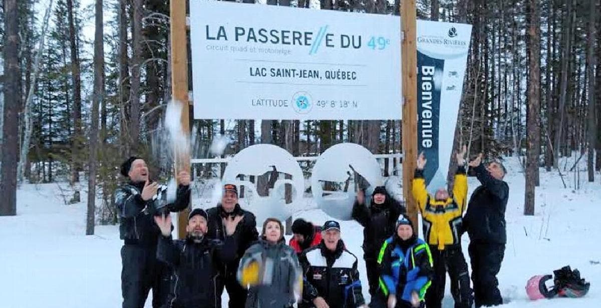 Passer par le nord en motoneiges