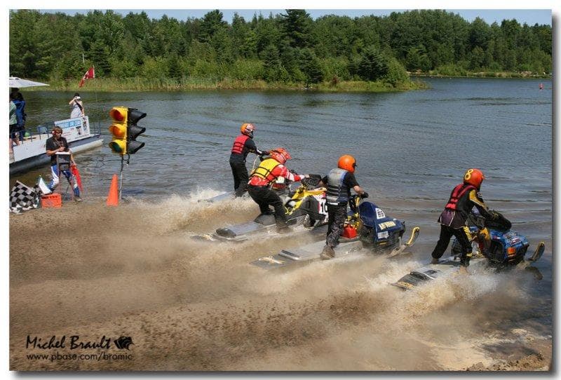 Les meilleurs pilotes de motoneige sur l'eau seront à Lavaltrie