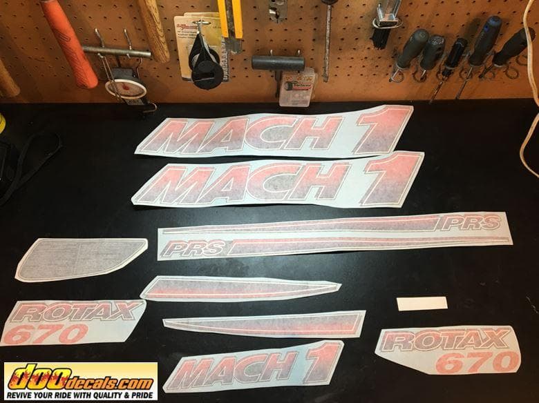Un rebuilt signé Motoneiges.ca - Partie 7 DooDecals à la rescousse