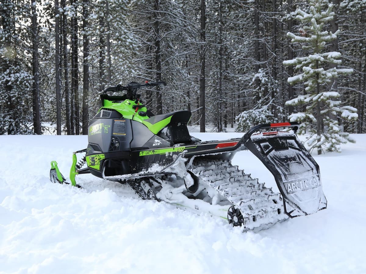 2025 riot 858 sno pro 2025