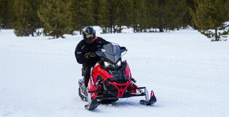 Polaris monte d'un niveau son partenariat avec le Magazine Motoneiges.ca !