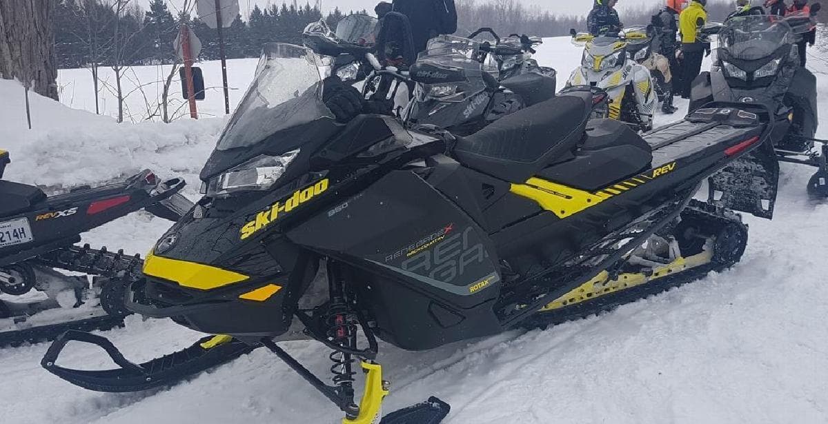 Ski-Doo renouvelle son partenariat avec Motoneiges.ca pour une treizième saison