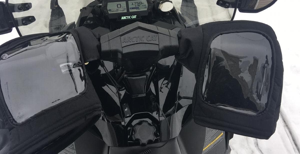 Essai des manchons avec fenêtre pour motoneige KIMPEX
