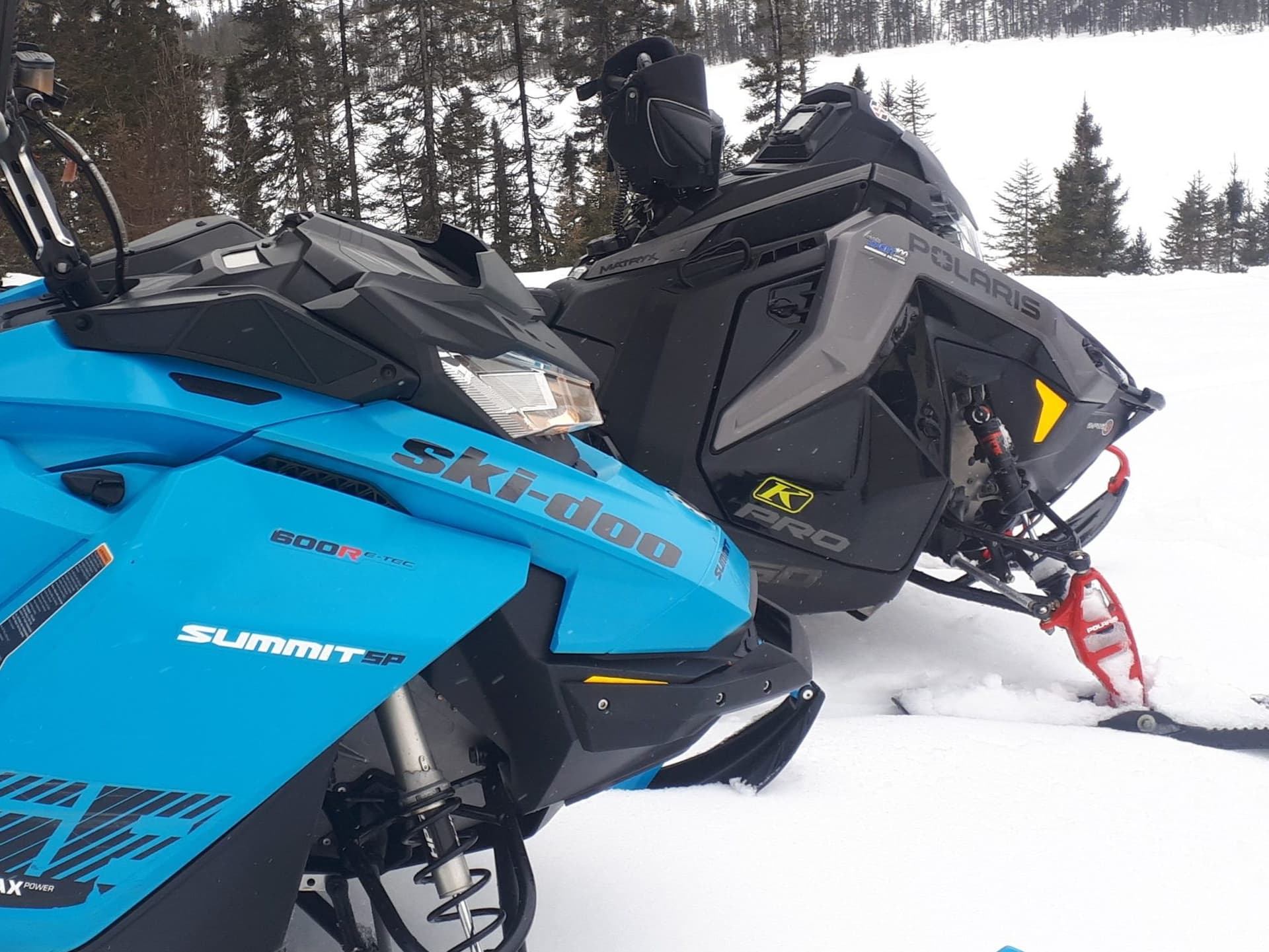 BRP Summit SP 600 R E-TEC versus Polaris Pro RMK 650 Patriot