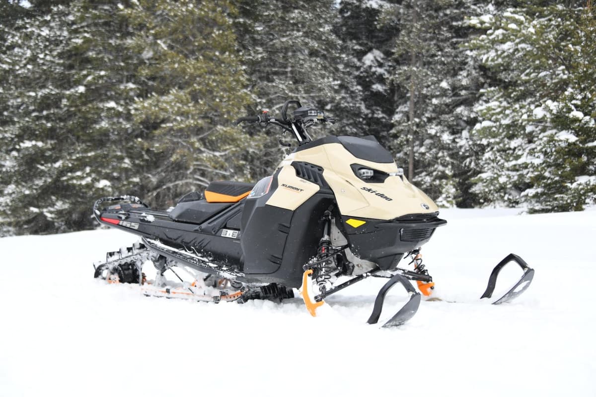 Ski-doo Summit Adrenaline Edge 2024