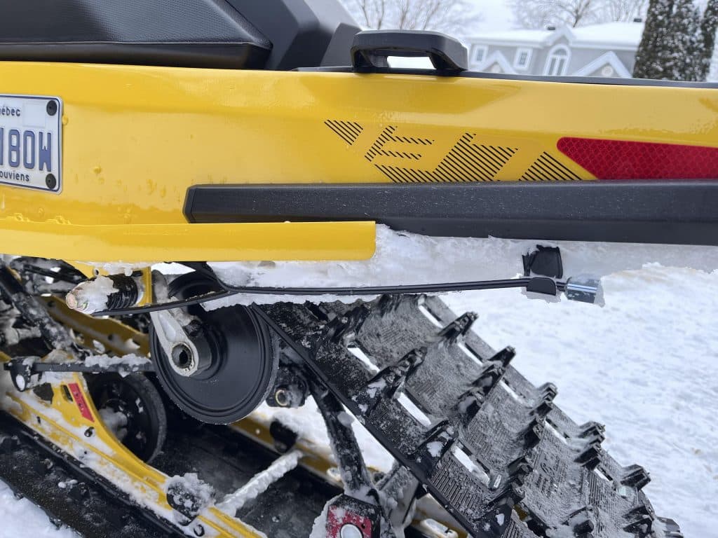 Notre Renegade X 2024 en essai est équipée de la chenille ICE Ripper XT