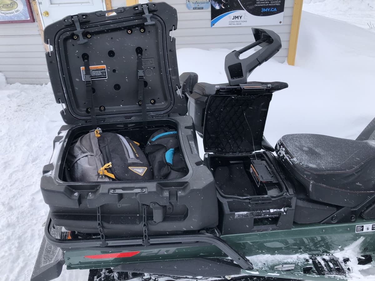 Coffre de rangement à l'arrière du Expedition se 2024