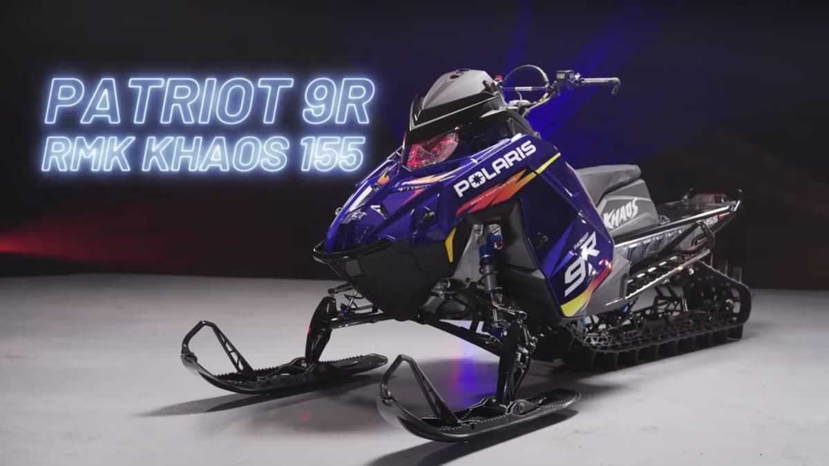 édition spéciale 70e anniversaire de la motoneige Polaris Patriot 9R RMK Khaos 155 2025