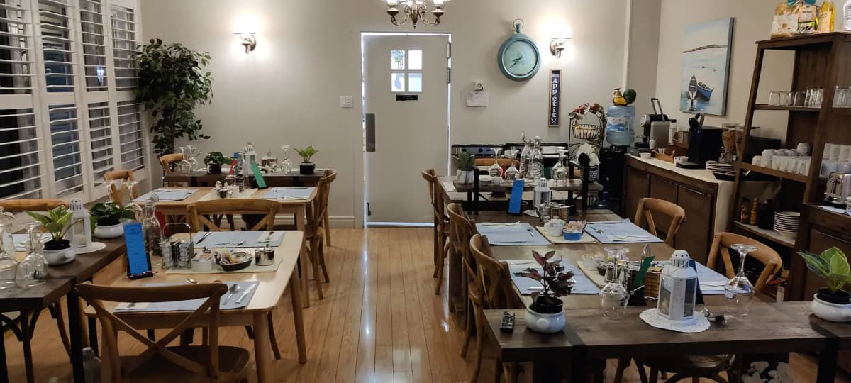 Auberge La Cache, le petit déjeuner sera bienvenu avant notre aventure sur la route blanche.
