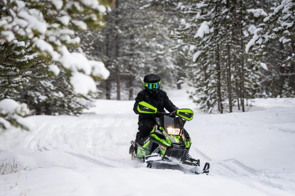 Modèle Arctic Cat 2025 pour enfants ZR 200