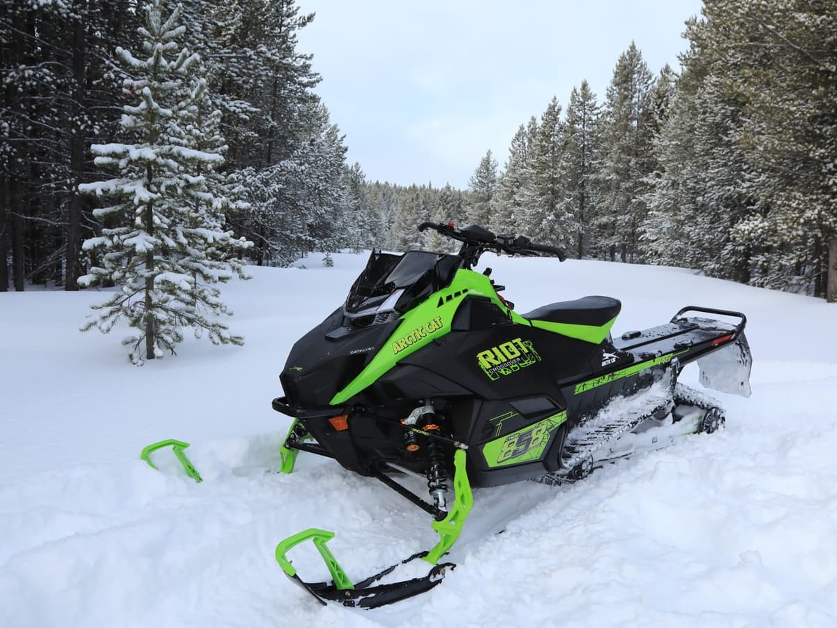 2025 riot 858 sno pro 2025