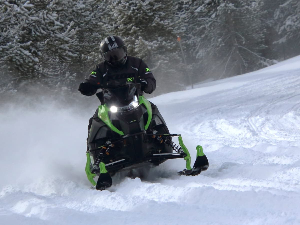 2025 riot 858 sno pro 2025