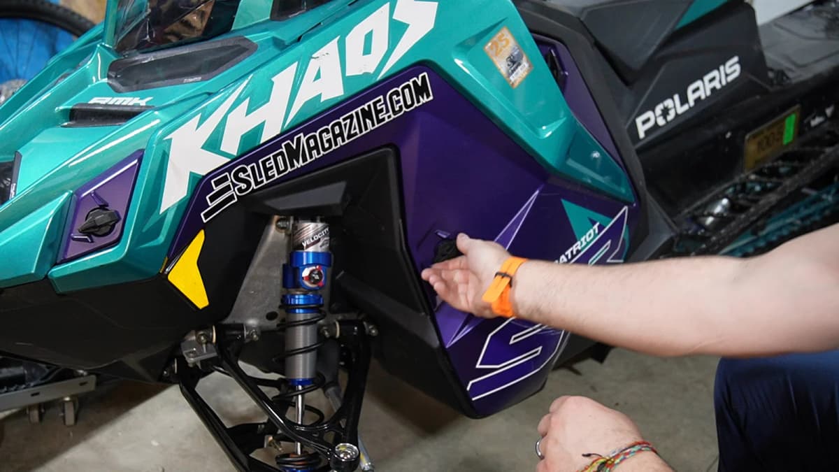 Remplacement de la chenille Polaris Matryx RMK Khaos SLASH 9R