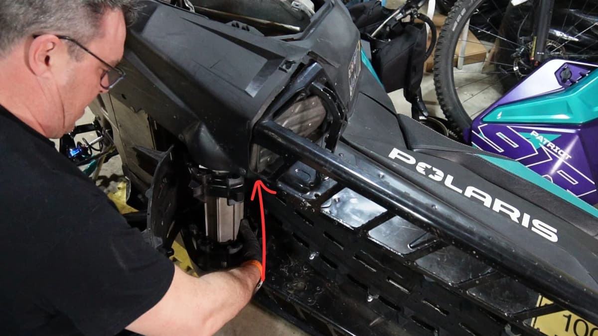 Remplacement de la chenille Polaris Matryx RMK Khaos SLASH 9R