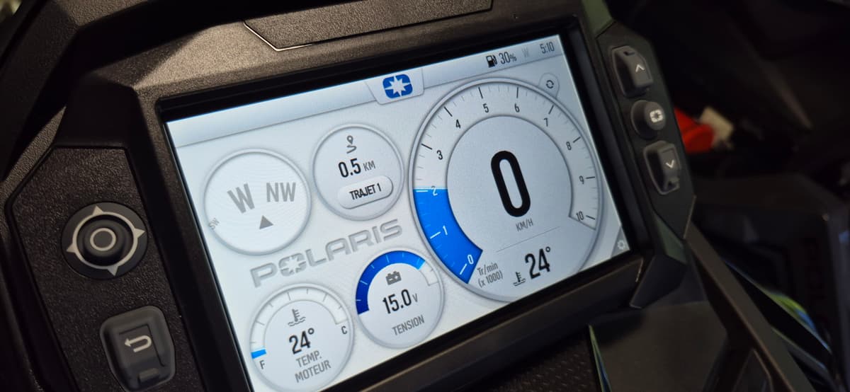 Motoneiges.ca: Polaris RMK Khaos 2027 7S Display