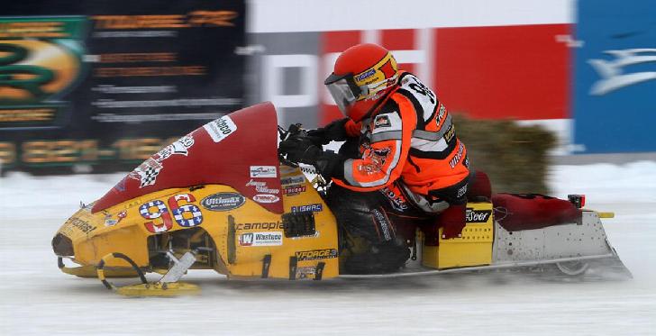 Le vétéran Jacques Villeneuve participera au Grand Prix de motoneige de Valcourt en 2015