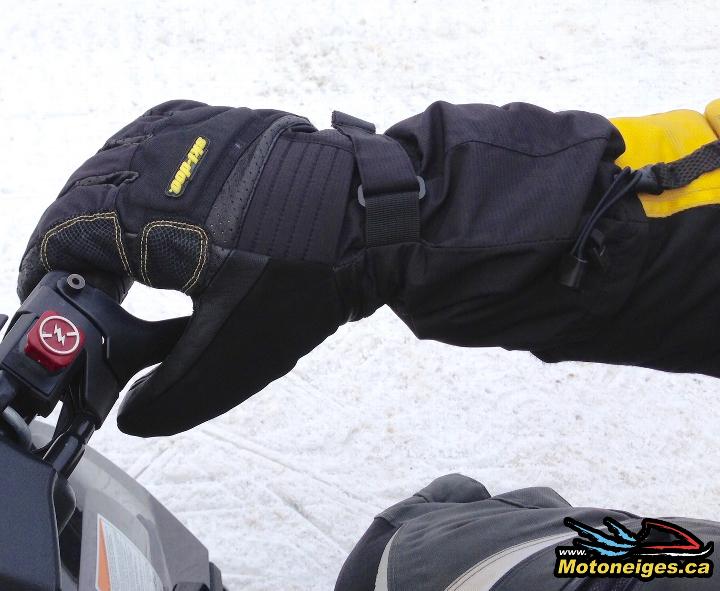 Essai des gants de motoneige Backcountry de Ski-Doo