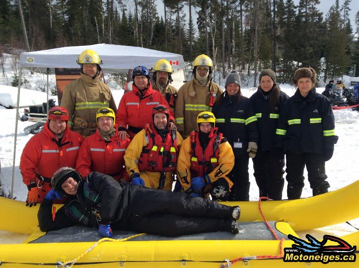 Rescuers from Lac-Édouard and La Tuque, well-prepared to rescue you on trails. Your winter gardian angels!