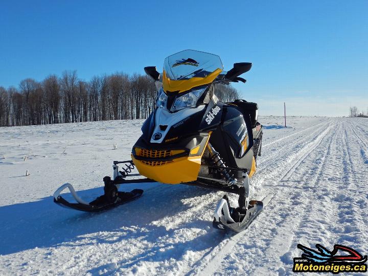 The MXZ Blizzard 1200 is a very sporty snowmobile that lives up to the reputation of its legendary name in the racing world. 