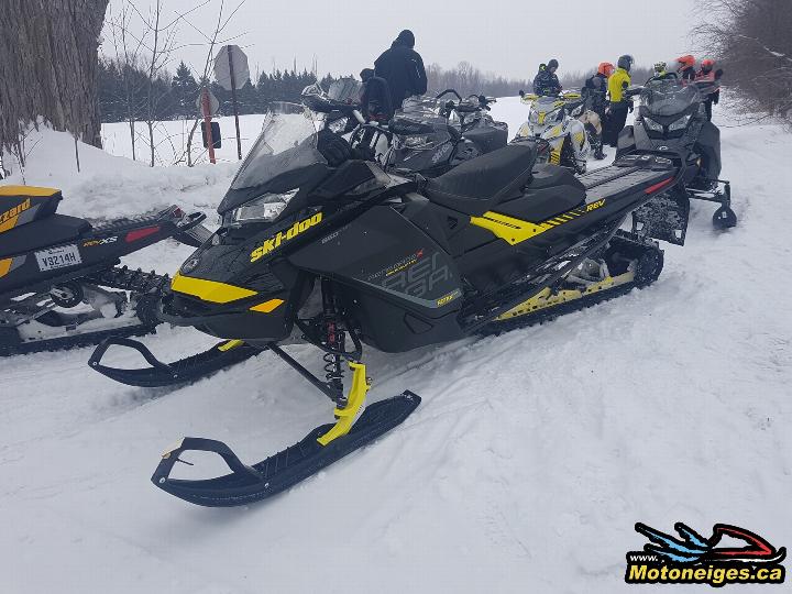 Premier contact avec la motoneige Ski-Doo Renegade X Backcountry 850 2018