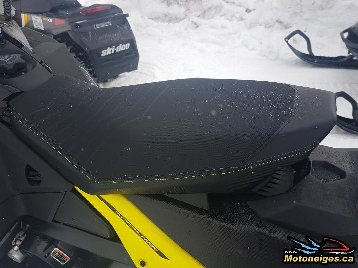 Premier contact avec la motoneige Ski-Doo Renegade X Backcountry 850 2018