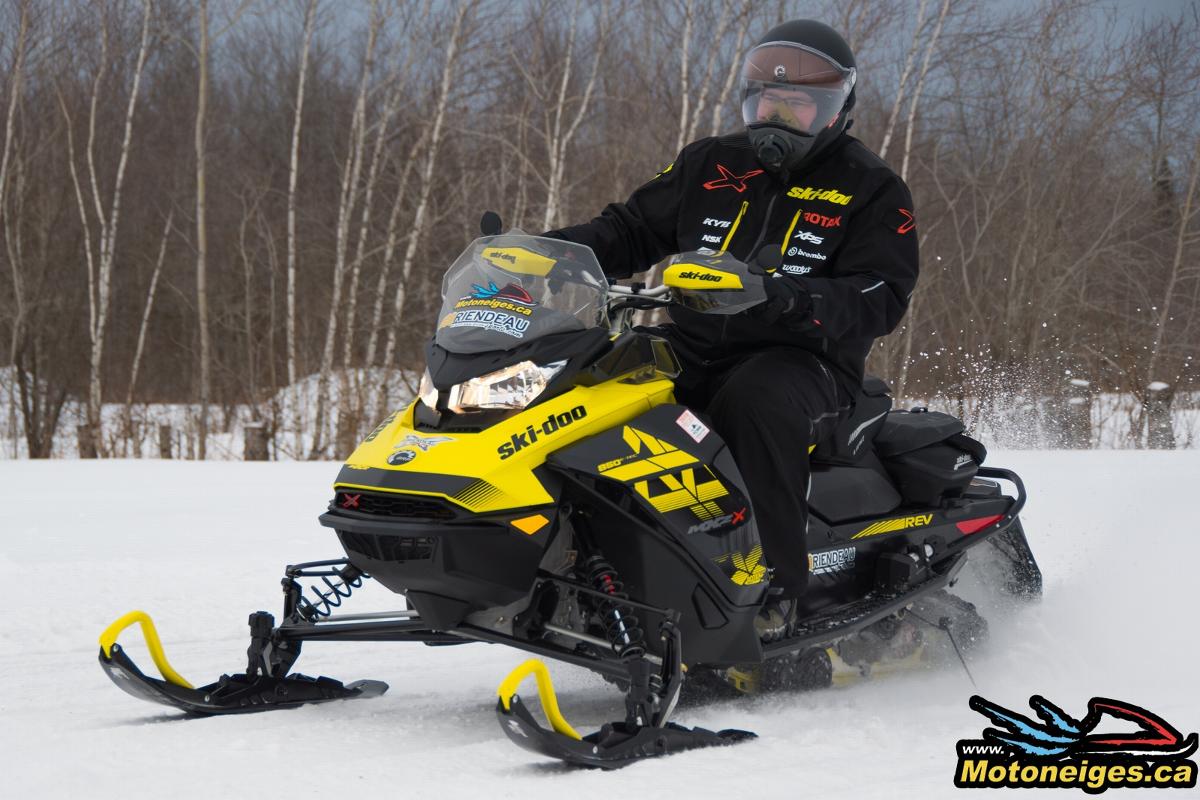 Snowmobile The Tunnel Ice Scratchers With Replaceable Tips test