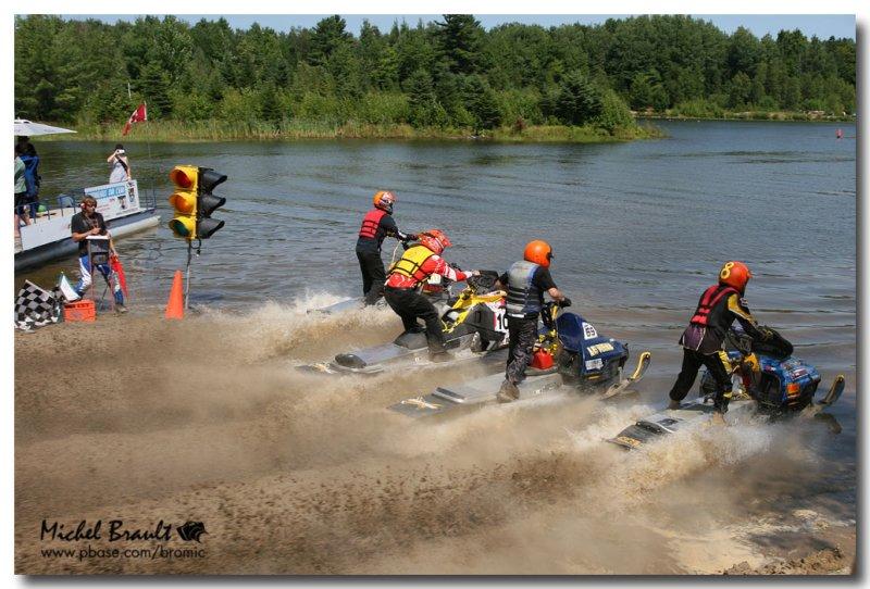 Les meilleurs pilotes de motoneige sur l'eau seront à Lavaltrie