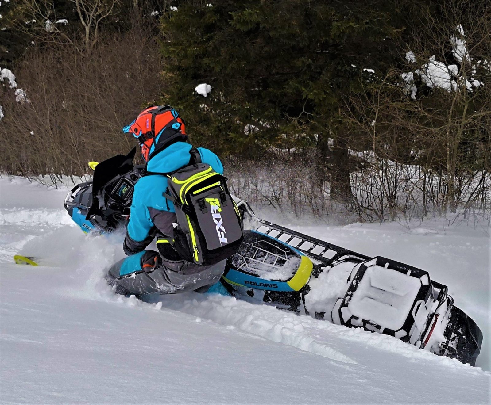 FXR Ride Pack 18 - Le compagnon idéal - Magazine Motoneiges.ca