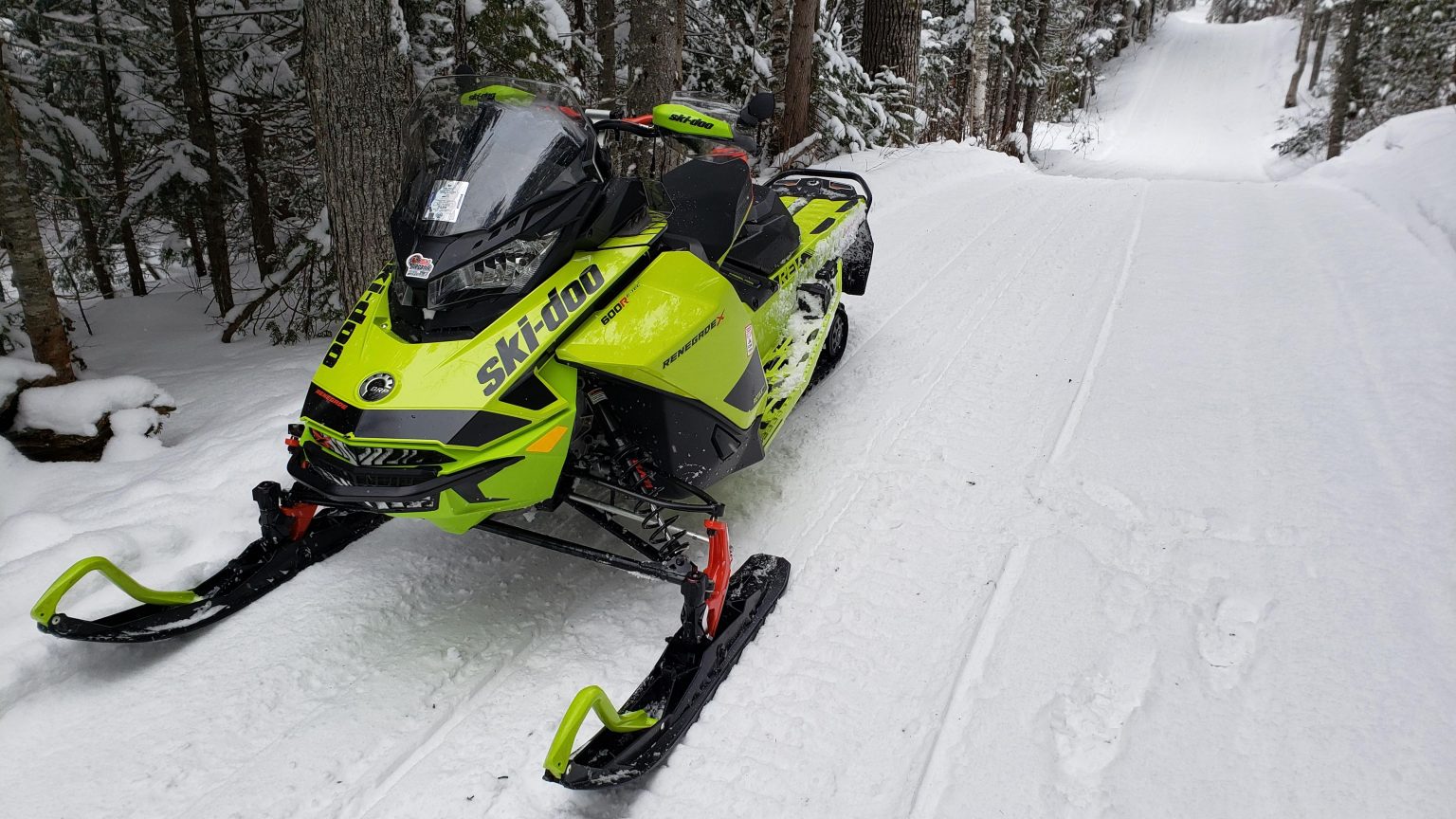 Ski-Doo Renegade X 600R E-TEC 2020 – Analyse pré-randonnée
