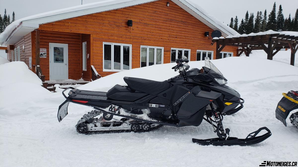 Motoneige - Essai printanier du Ski-Doo Renegade X 850 2021 au Québec