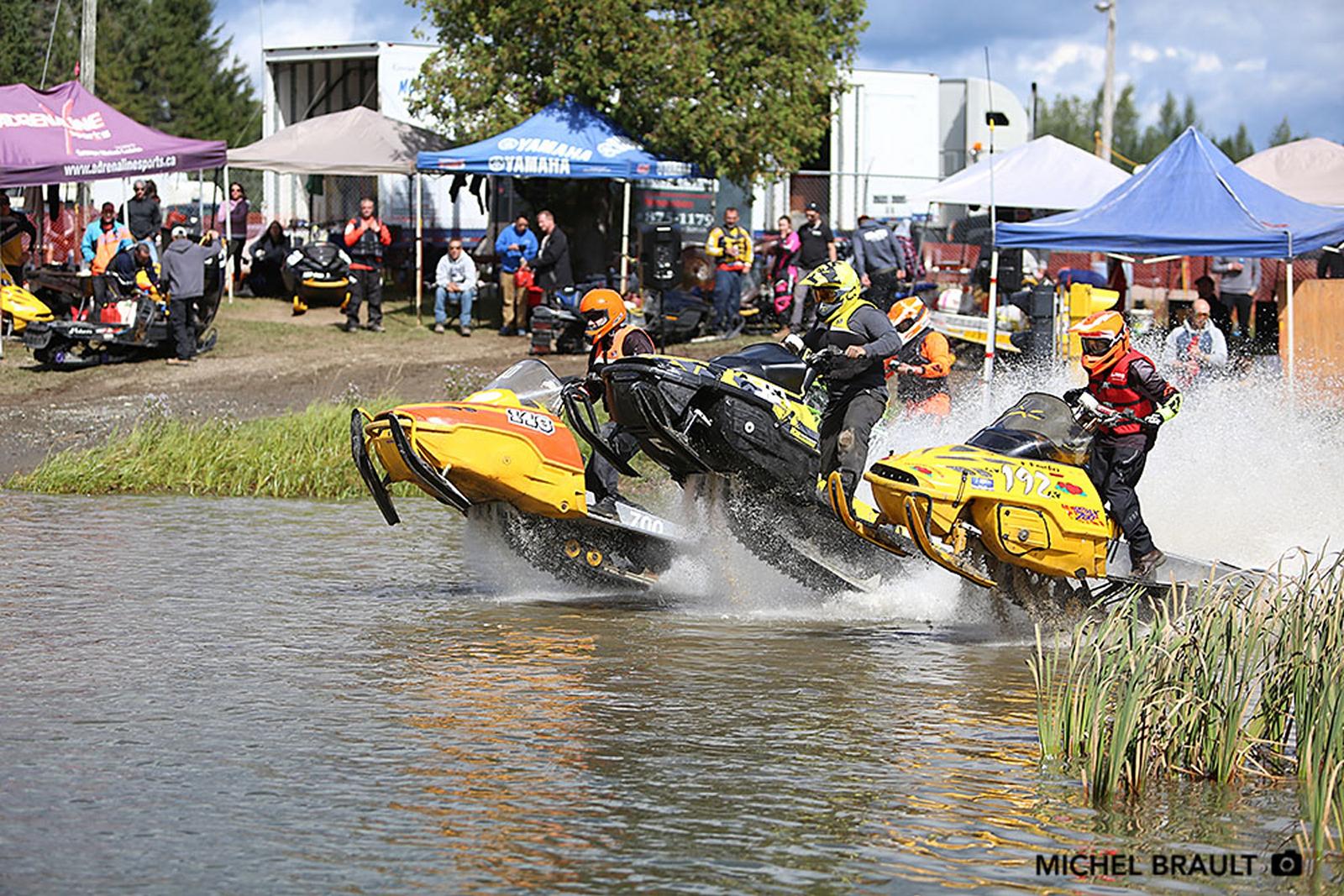 Snowmobile Racing on Water - Frampton 2020 - Snowmobile - Snowmobiler - Watercross