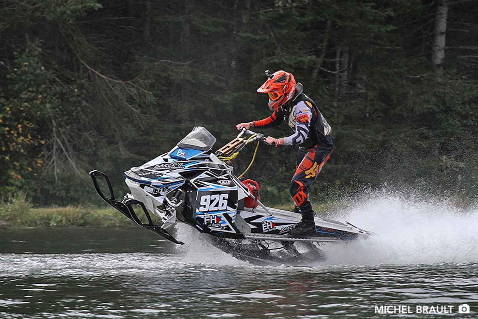 Snowmobile Racing on Water - Frampton 2020 - Snowmobile - Snowmobiler - Watercross