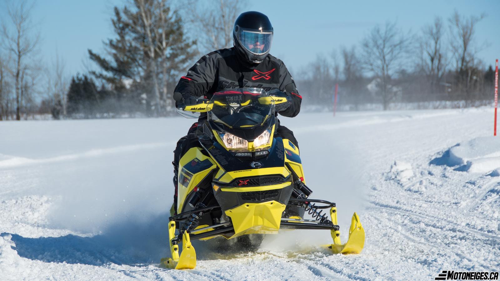 Snowmobile Ski-Doo Renegade X-RS 850 E-TEC 2021 Snowmobile Ski-Doo Renegade X-RS 850 E-TEC 2021