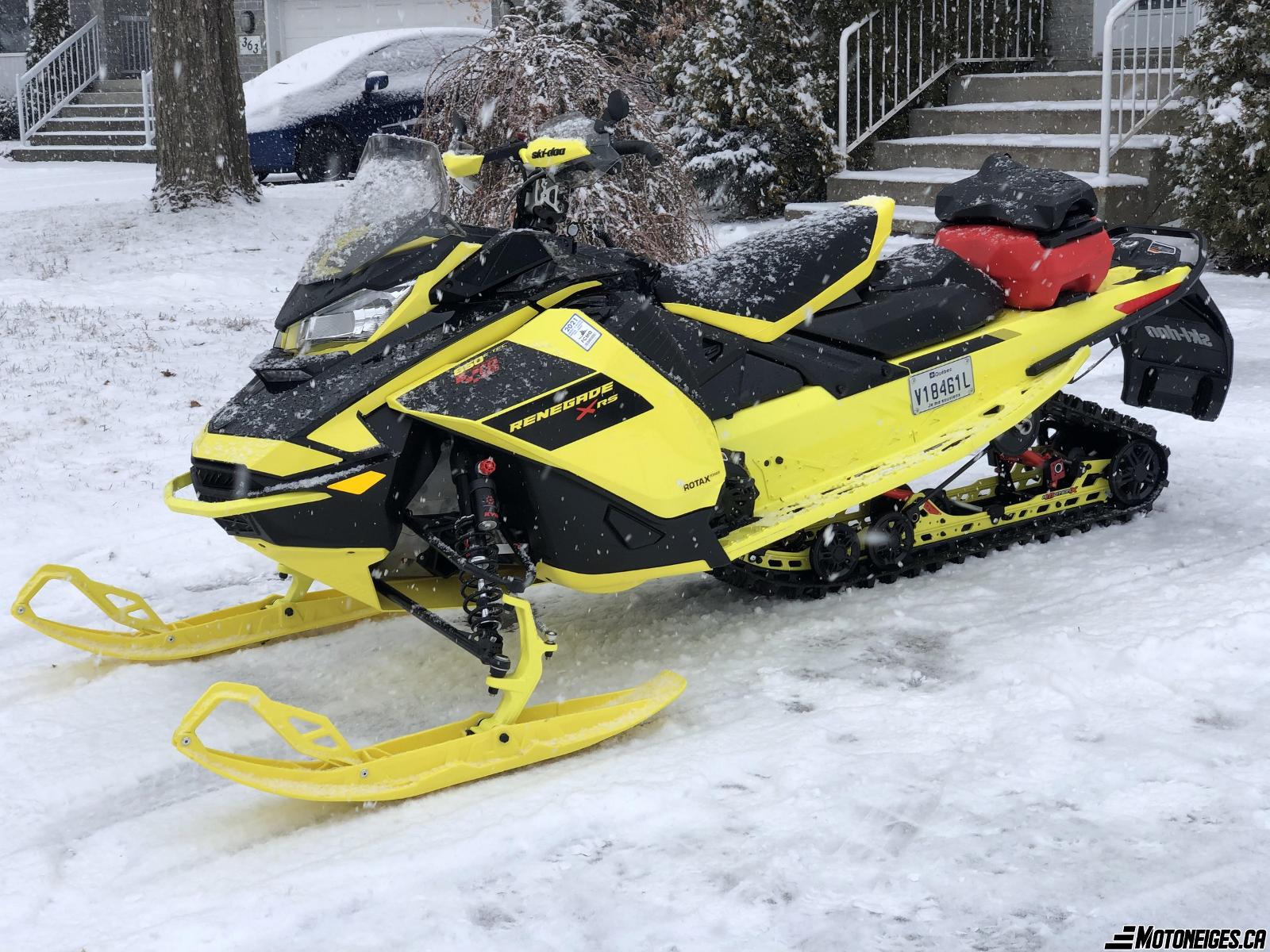 Snowmobile Ski-Doo Renegade X-RS 850 E-TEC 2021 Snowmobile Ski-Doo Renegade X-RS 850 E-TEC 2021
