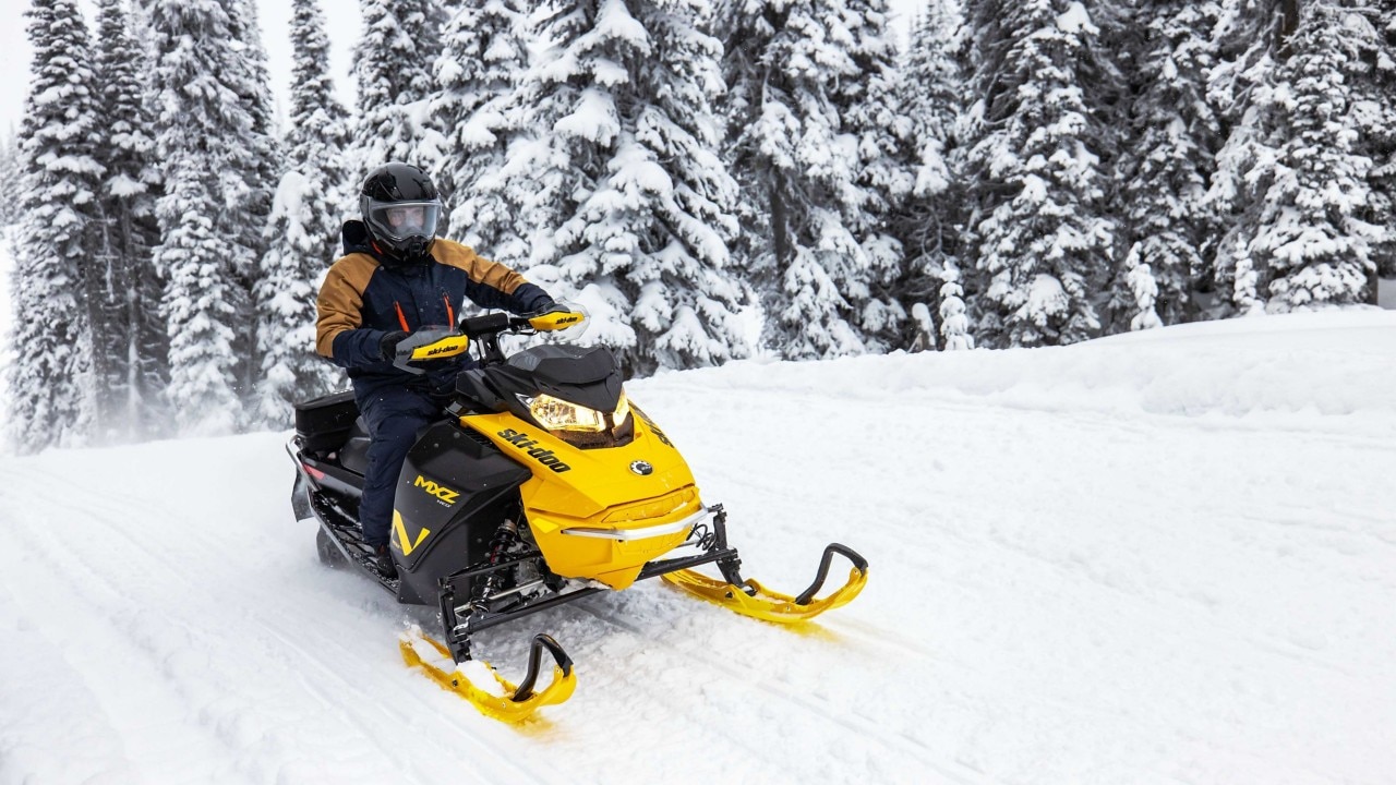 Ski-Doo MXZ NEO+)