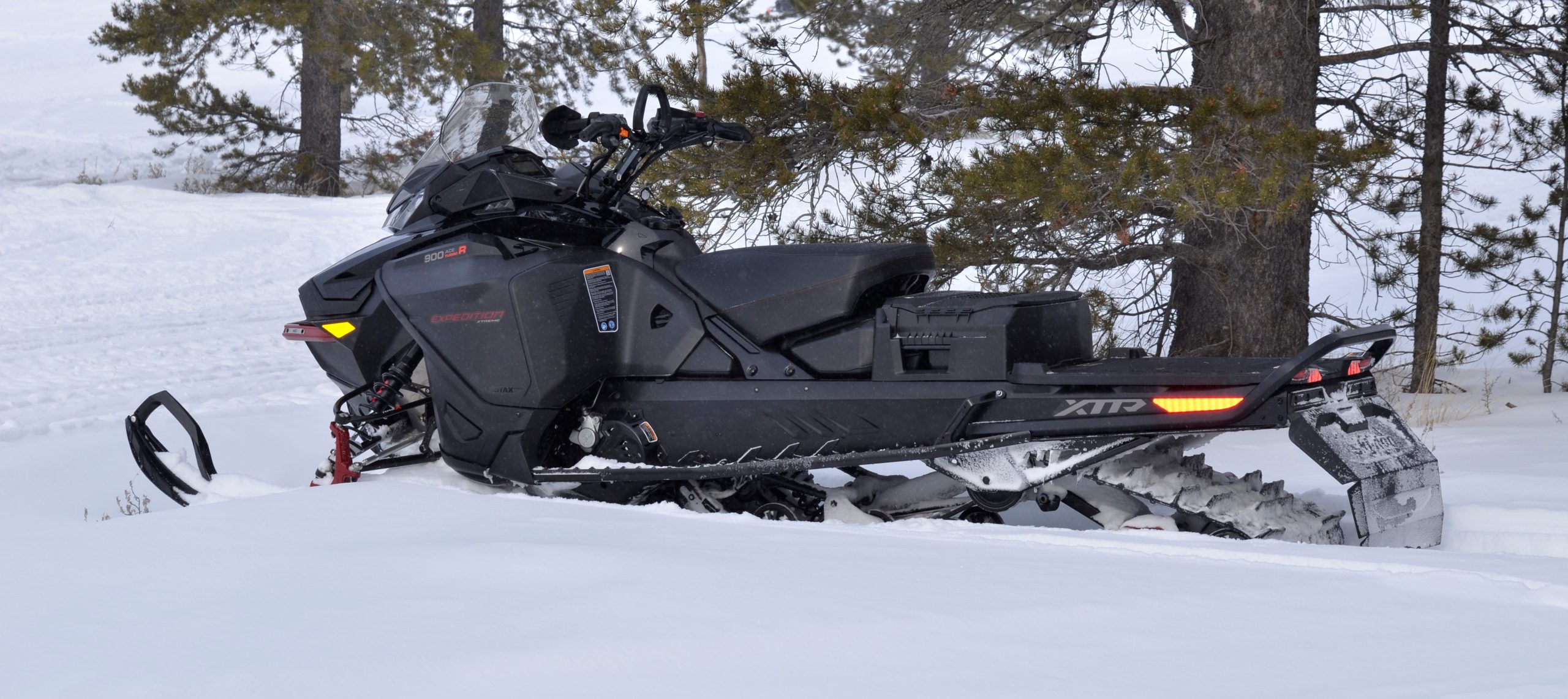 Review SkiDoo Expedition Xtreme 900 ACE Turbo R 2023