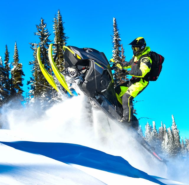 Ski-Doo Summit 850 Expert Turbo 165 - SledMagazine.com