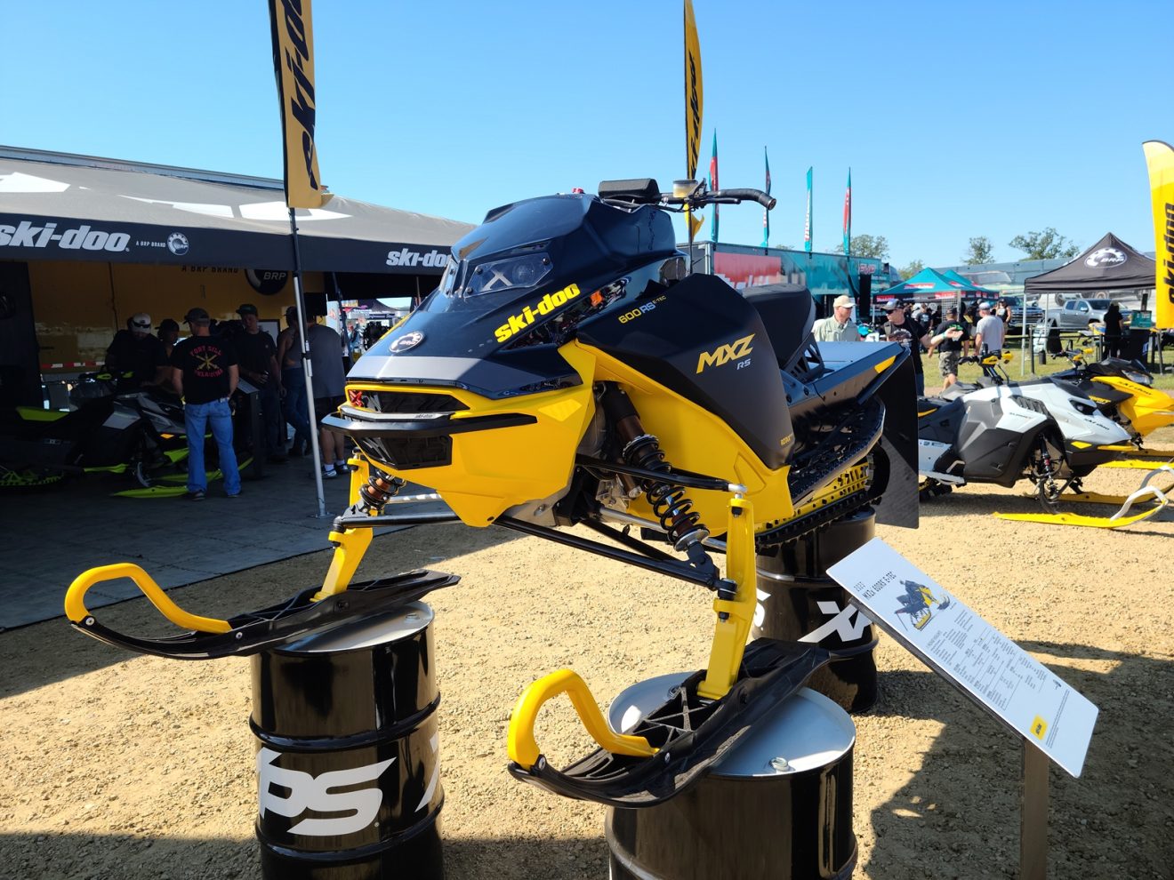 SkiDoo présente la MX Z X 600RS 2023 Magazine Motoneiges.ca