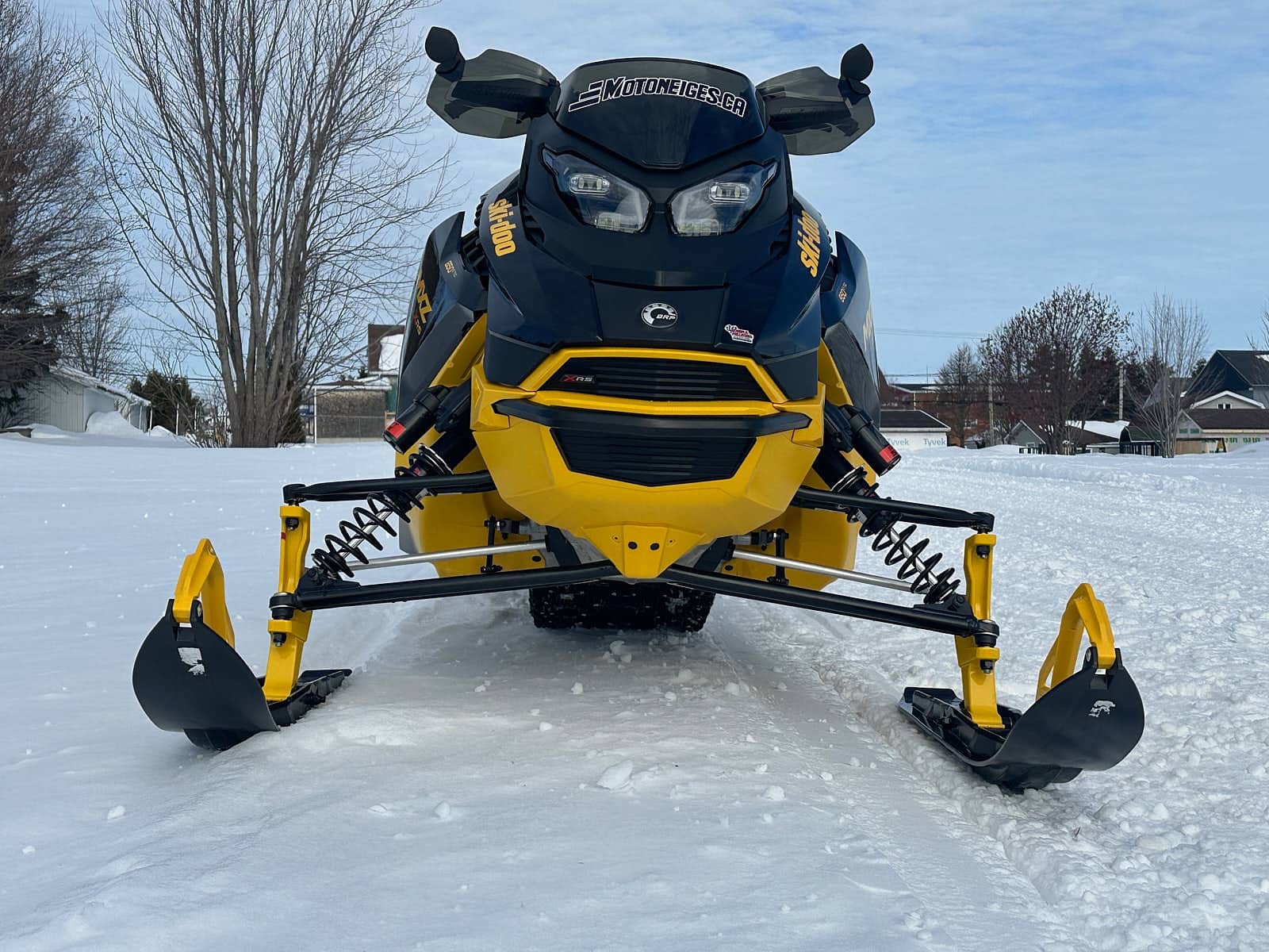 chassis REV Gen5 sur le Ski-Doo MXZ X-RS 2025