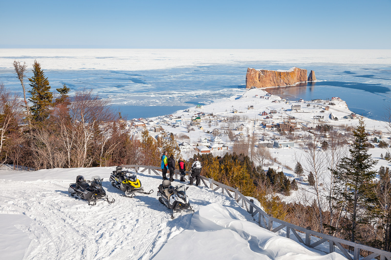 planifier un séjour en motoneige en Gaspésie
