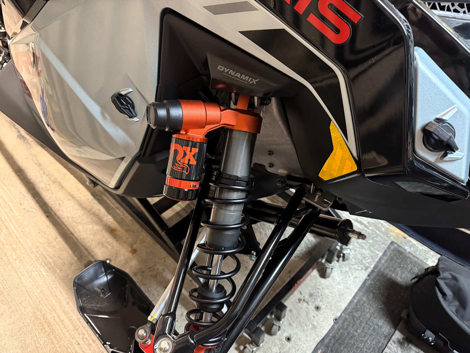 Polaris 650 Indy VR1 137 - Dynamix 2026