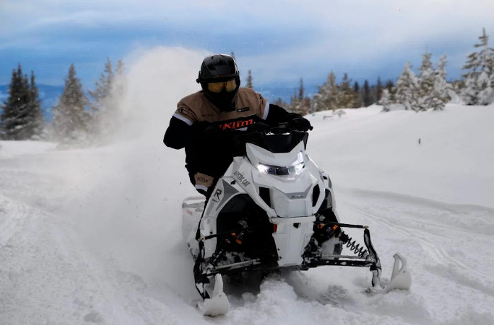 Nouveautés motoneiges Arctic Cat 2027 : un retour aux sources!