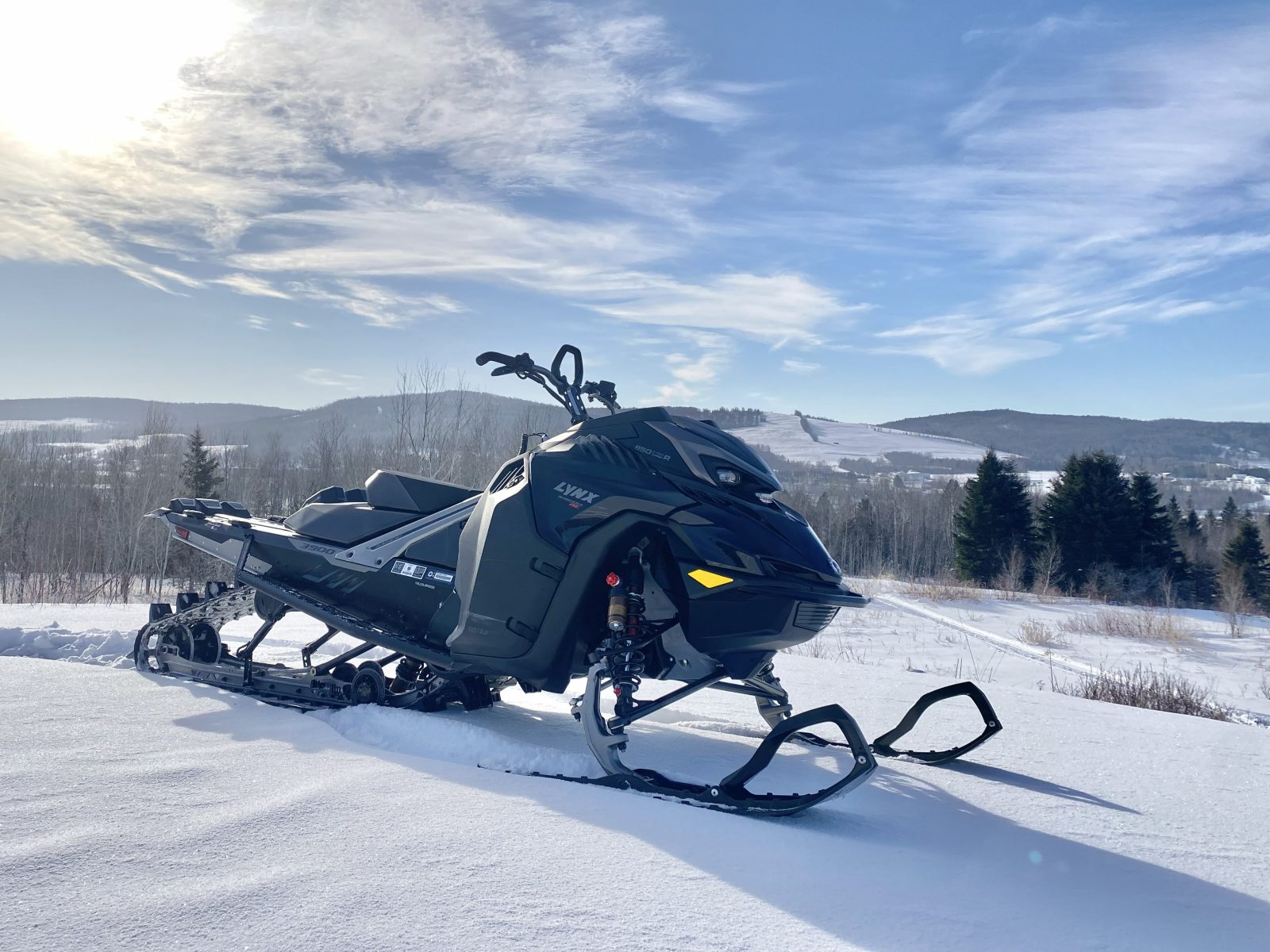 SledMagazine.com: Lynx Shredder 2024